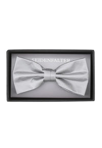 (Silber) Vorgebundene Uni Fliege aus Seide in Geschenkbox