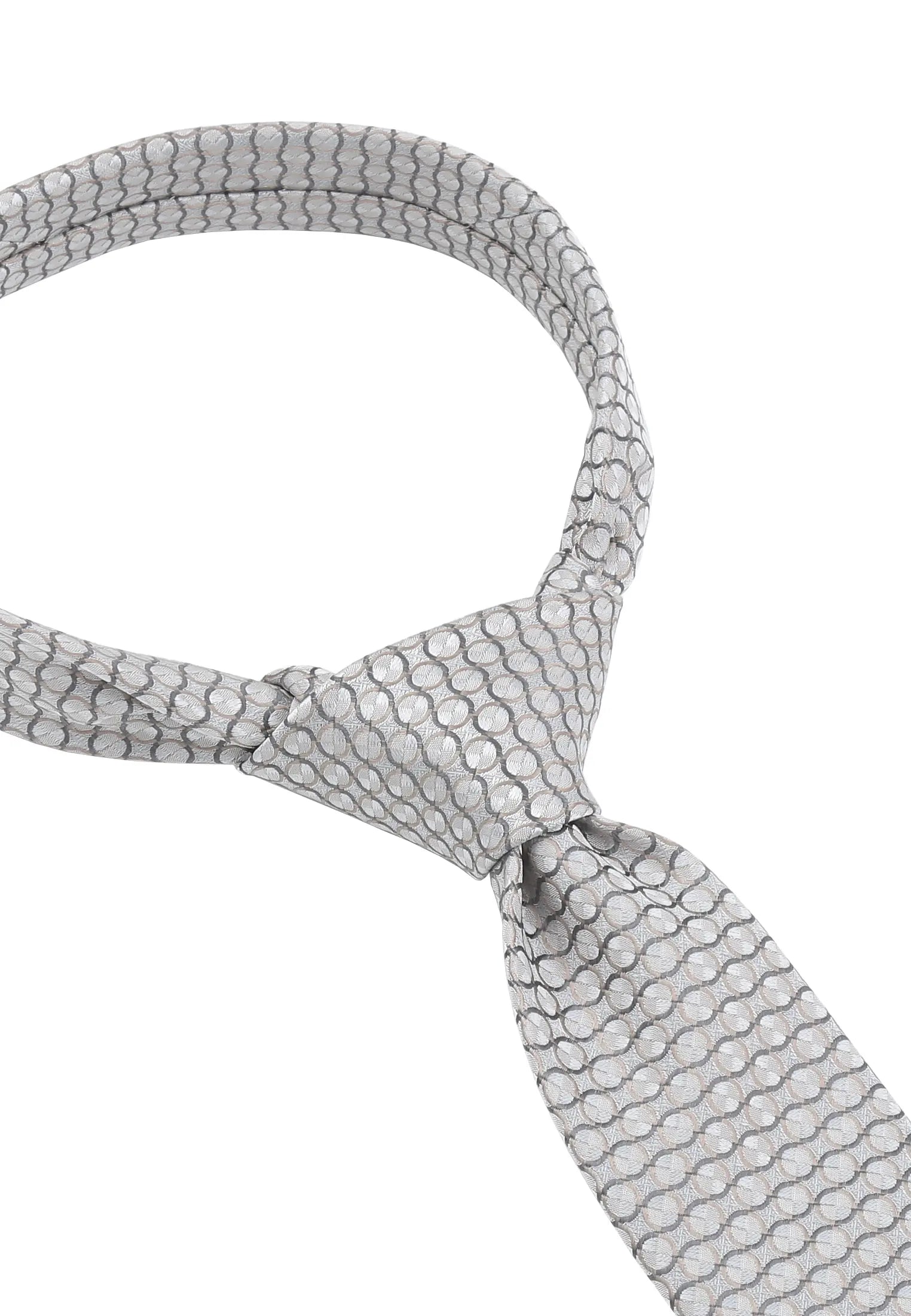 (Silber) Hochzeitskrawatte Kreise Seide – Detailansicht gebundener Knoten