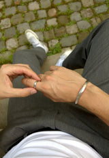 (Silber) Ring aus Edelstahl – Regent am Finger getragen