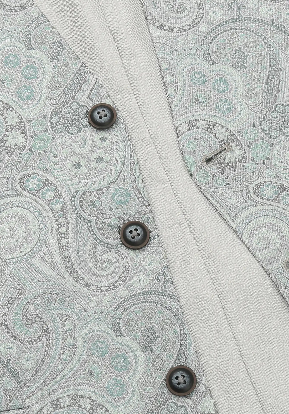 (Grün) Hochzeitsweste Herren Paisley – Detailansicht Knöpfe und Paisley-Muster