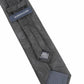 (Schwarz Paisley) Rückseite der Zip-Trauerkrawatte mit Reißverschluss und Schlaufe, vorgebunden und verstellbar