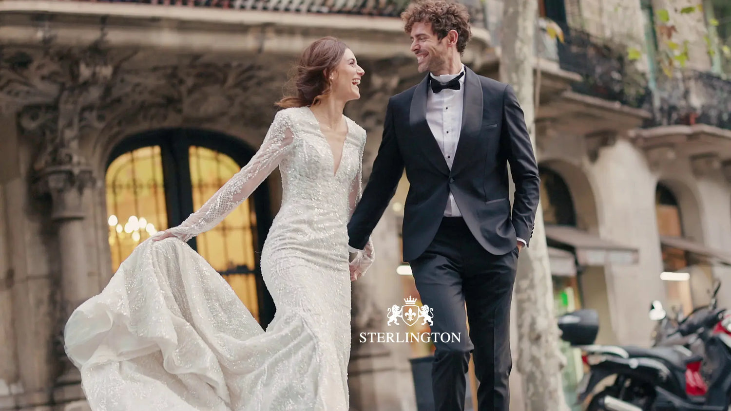 Sterlington Hochzeitsaccessoires – elegantes Brautpaar in festlichem Look mit Fliege und Smoking